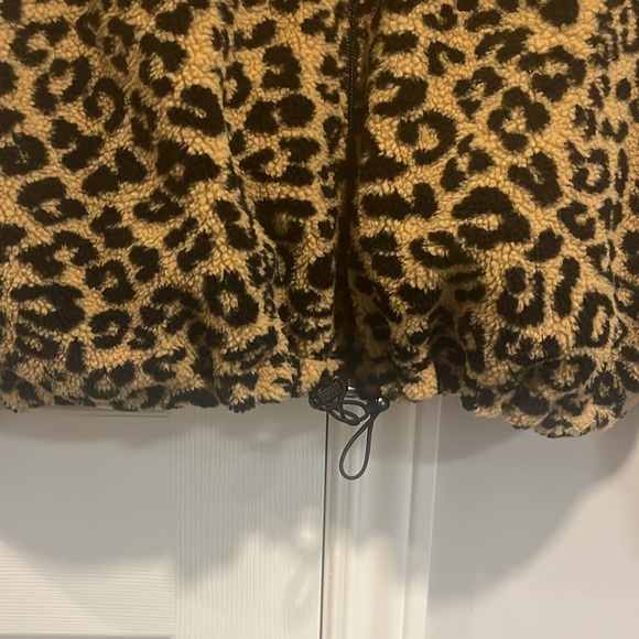 NWOT Koral teddy style coat. Size S - Picture 3 of 5